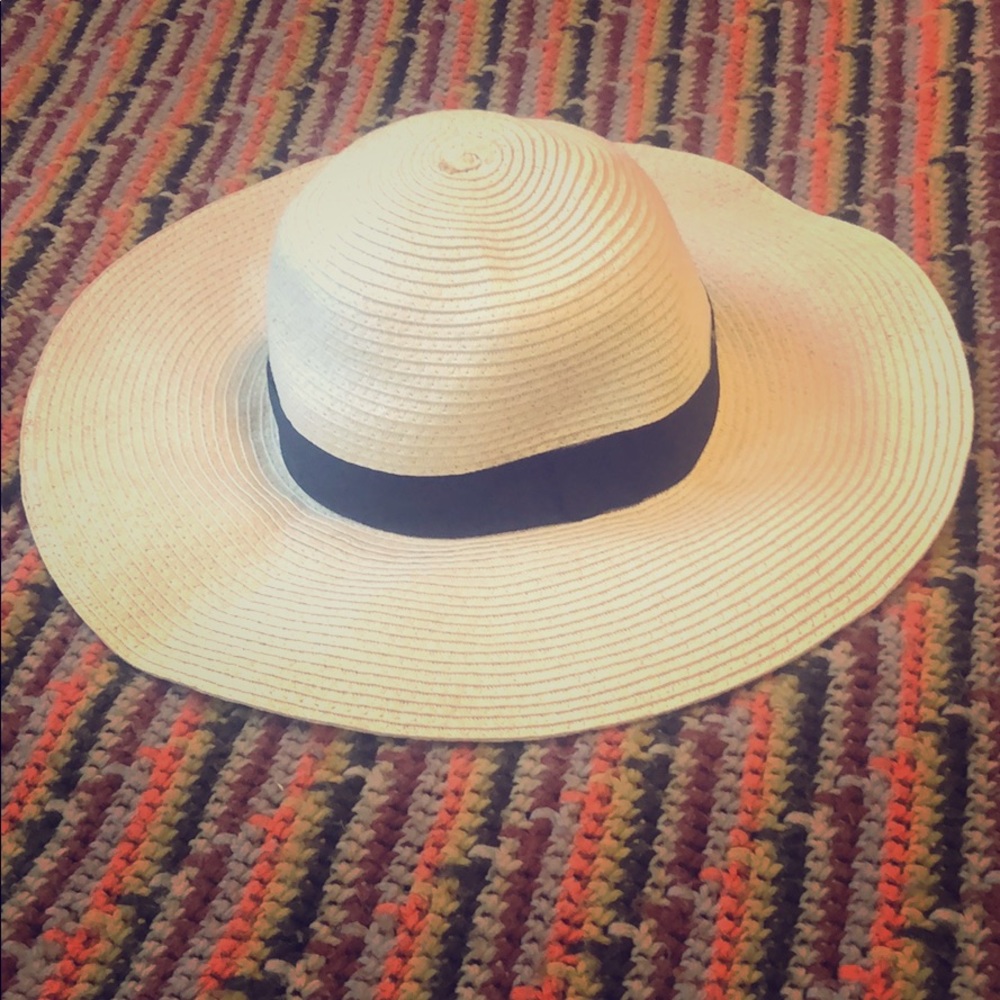 Wide Brim Floppy Straw Hat - Gardening Sunhat